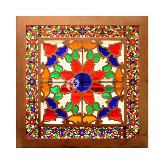 پنجره شیشه رنگی